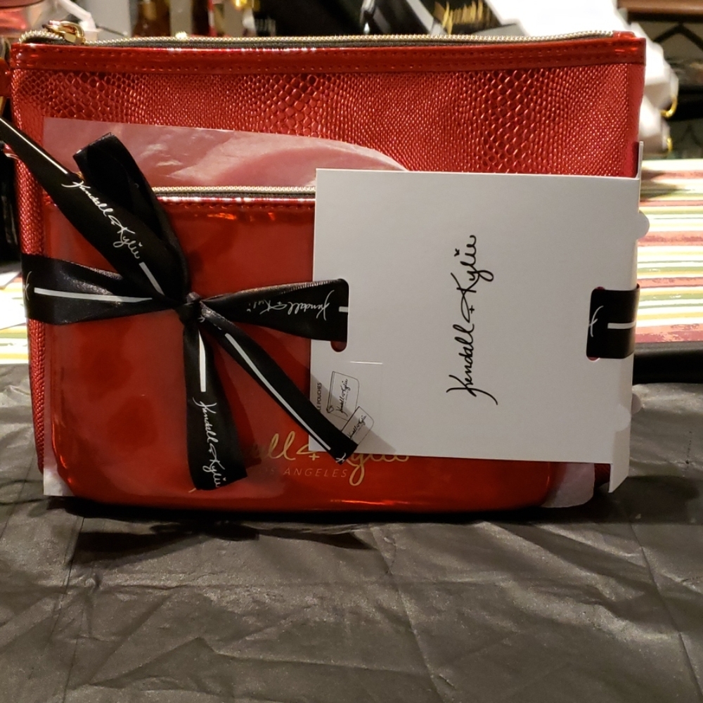 2 piece kendall and Kylie cosmetic bag